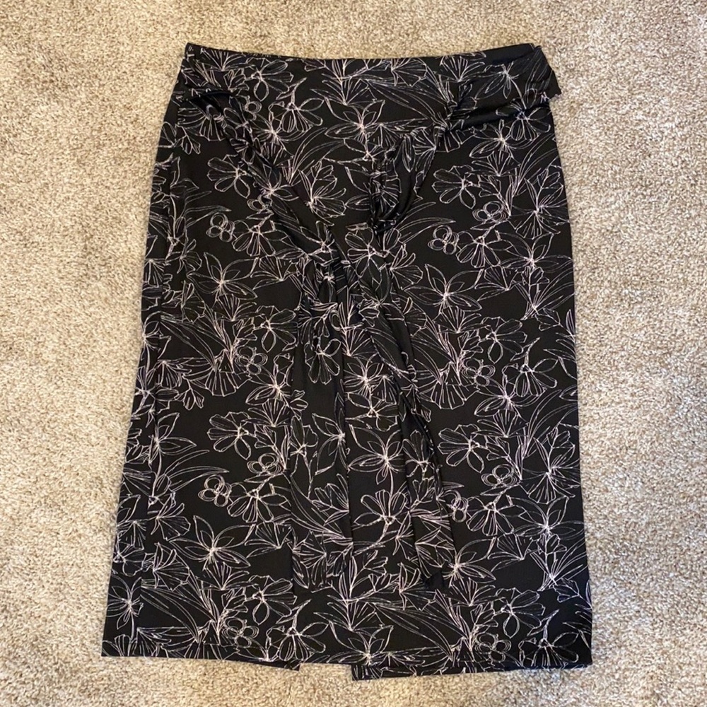 Black and White Print Halogen Skirt
